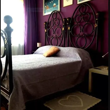 Violet Dreams *